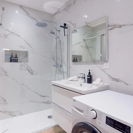 Apartment Palais Carthage - 10 Mn A Pied Du Palais, Centre, Balcon