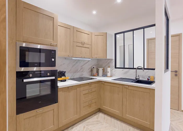 Appartement Palais Carthage - 10 Mn A Pied Du Palais, Centre, Balcon *